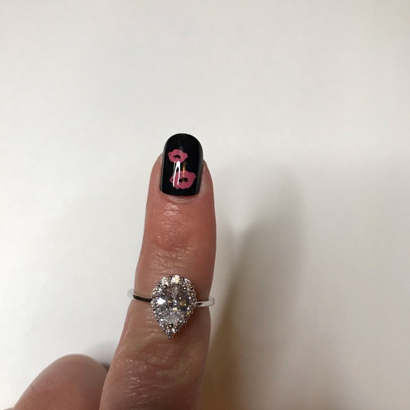 Women’s pear shape  engagement wedding ring - Picture 4 of 7